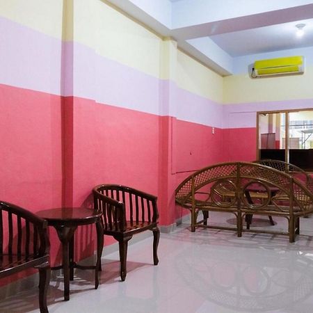 Reddoorz Plus @ Jalan Gatot Subroto Medan Sunggal Dış mekan fotoğraf