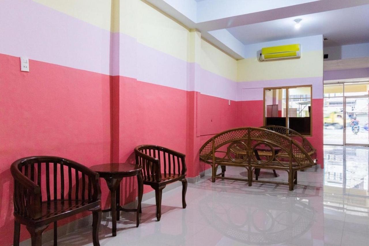 Reddoorz Plus @ Jalan Gatot Subroto Medan Sunggal Dış mekan fotoğraf